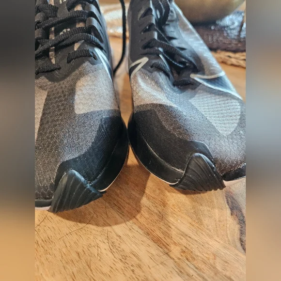 Nike Zoom Gravity shoes- 9 - Picture 8 of 14